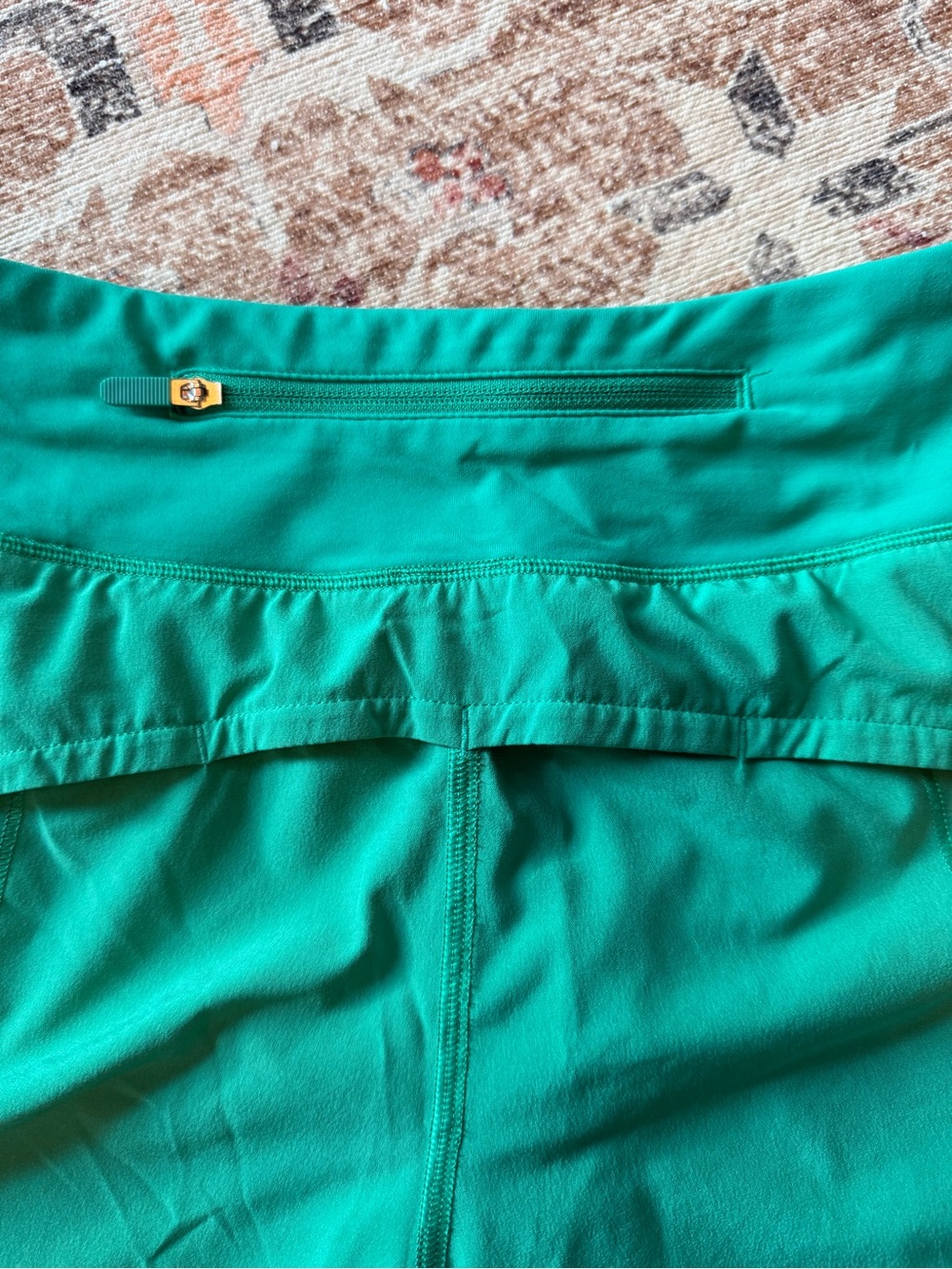 lululemon athletica Women's speed shorts size 6 2.5” inseam low rise green color - Picture 3 of 5
